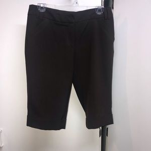 First Option cuffed Bermuda dress shorts size 6